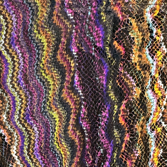 ECI Multicolor Wavy Pattern Blouse - Picture 5 of 7